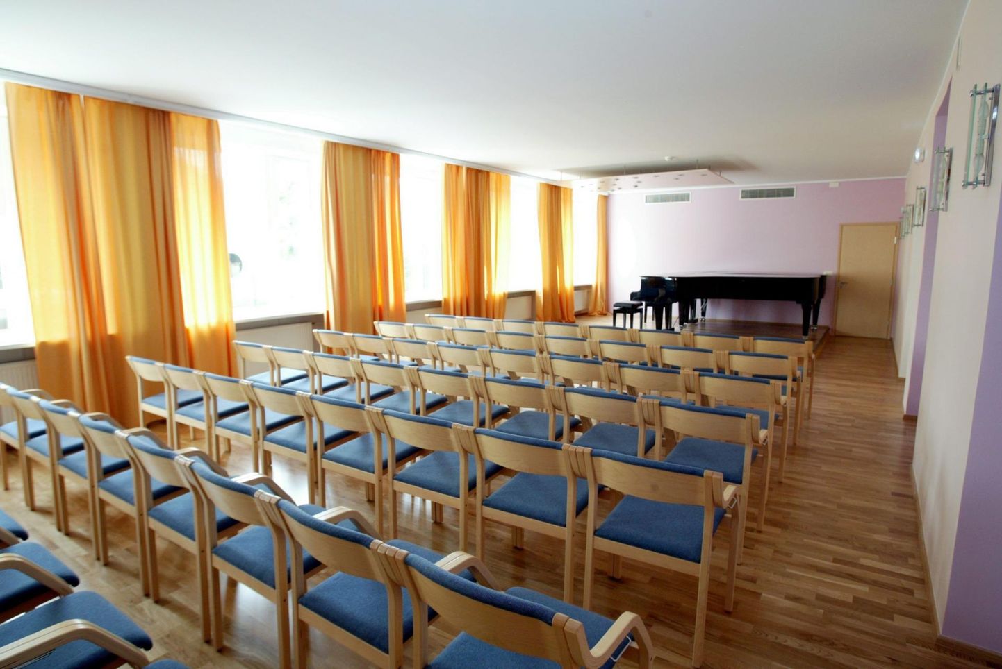 Rakvere muusikakool alustab esmaspäevast oma majas kontaktõppega.
