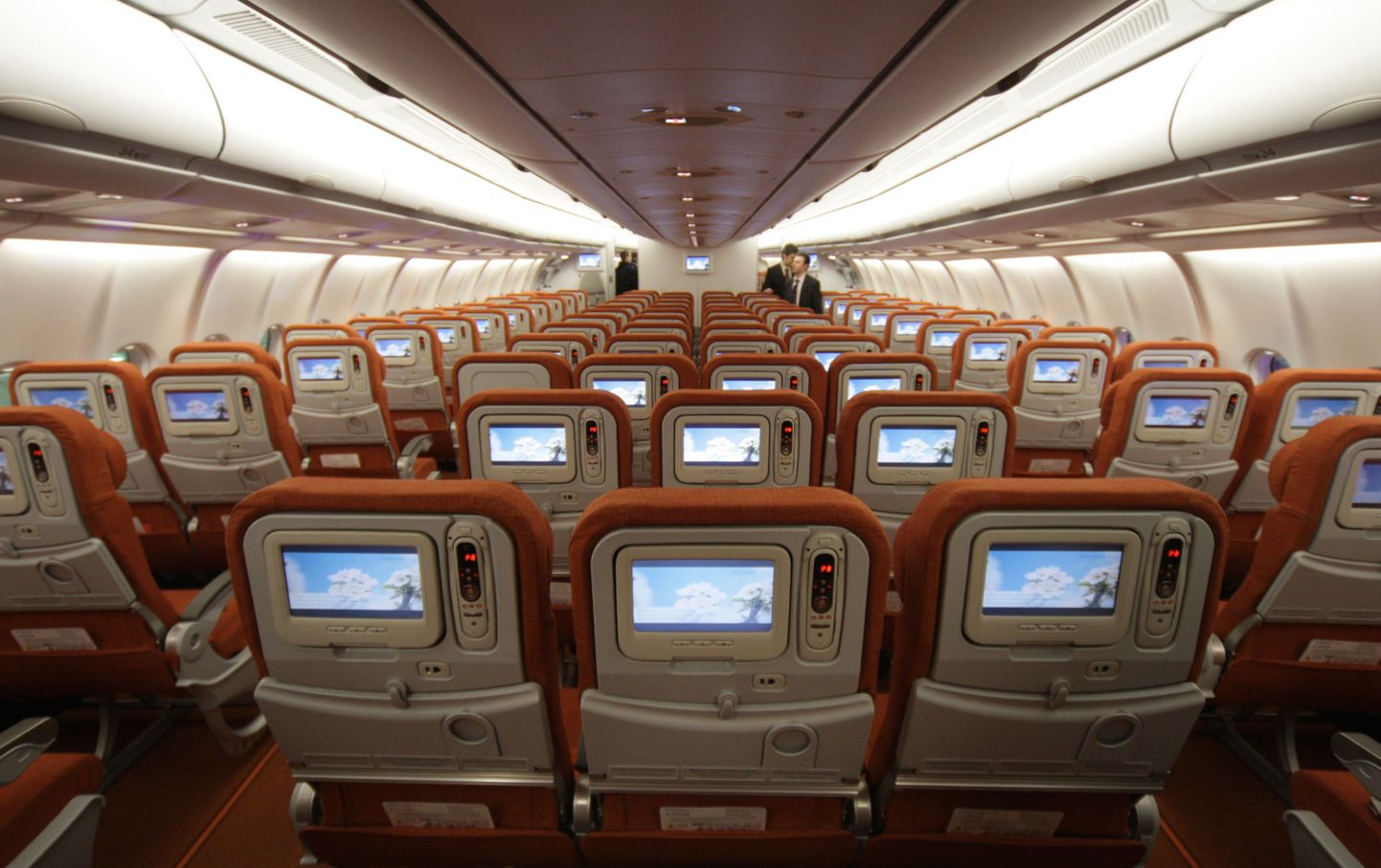 Aeroflotile kuuluva reisilennuki Airbus 330-200 sisevaade.