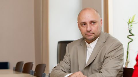 Sinijärv soovitab: «See raamat siin on konkreetne, kompaktne ja kohustuslik»