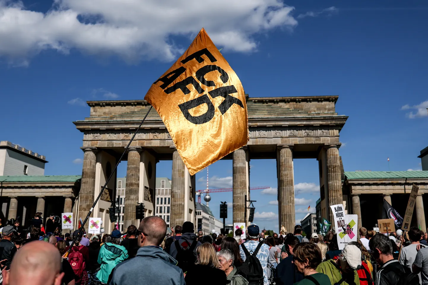 Meeleavaldus Brandenburgi väravate juures.