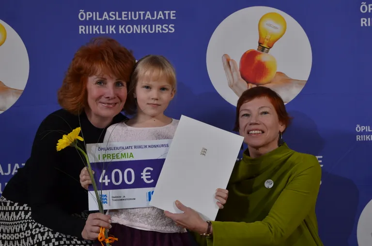 Karoliis Tamm (Parksepa keskkooli 1. klass) pälvis I preemia aknaga piimapaki välja mõtlemise eest, et oleks kohe näha, kas piima veel on või enam mitte.