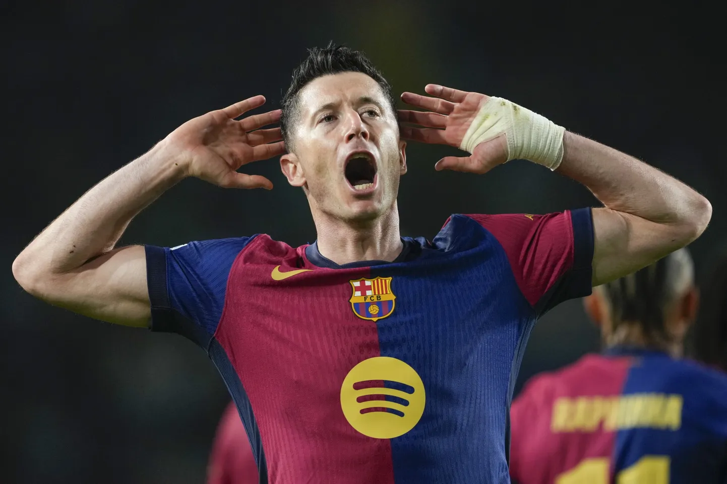 Vanameister Robert Lewandowski on jätkuvalt sõiduvees. Seekord temalt kaks väravat.
