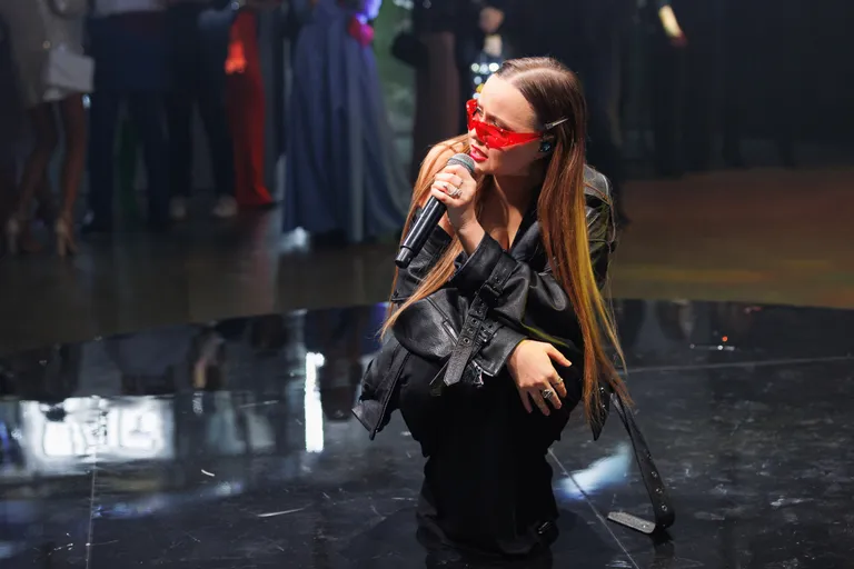 Алика Милова выступила на дне рождения Kanal 2.