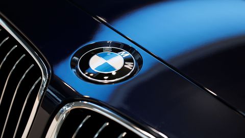Запись с бортовой камеры: BMW летит по грунтовке со скоростью 204 км/ч