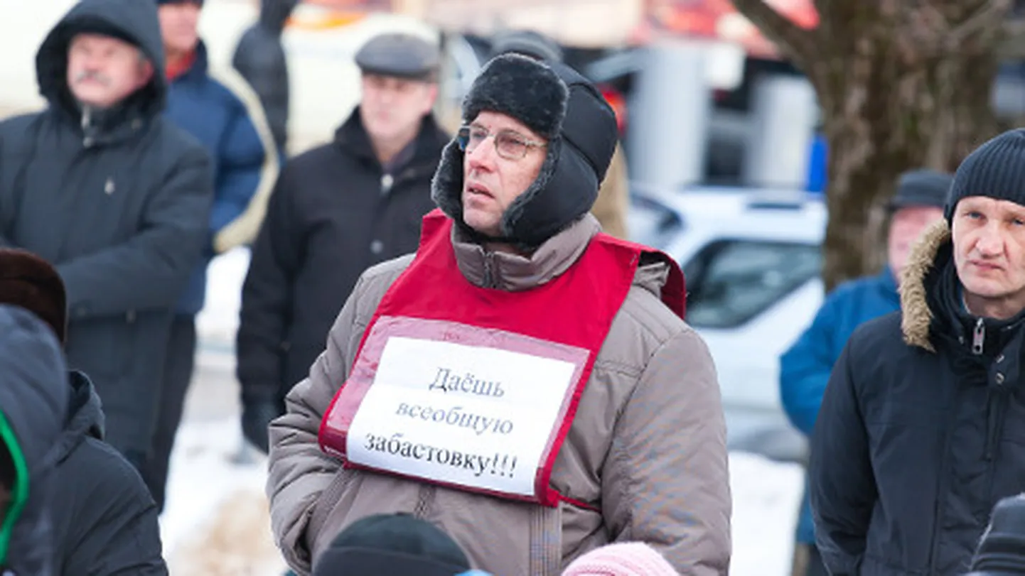 Narva energeetikud olid ammu streikimiseks valmis. Eelnevalt läbi viidud streigiteemaline küsitlus näitas, et 99% energeetikutest toetab radikaalseid meetmeid. Foto on tehtud Narva energeetikute ametiühingu 3. märtsi miitingul.