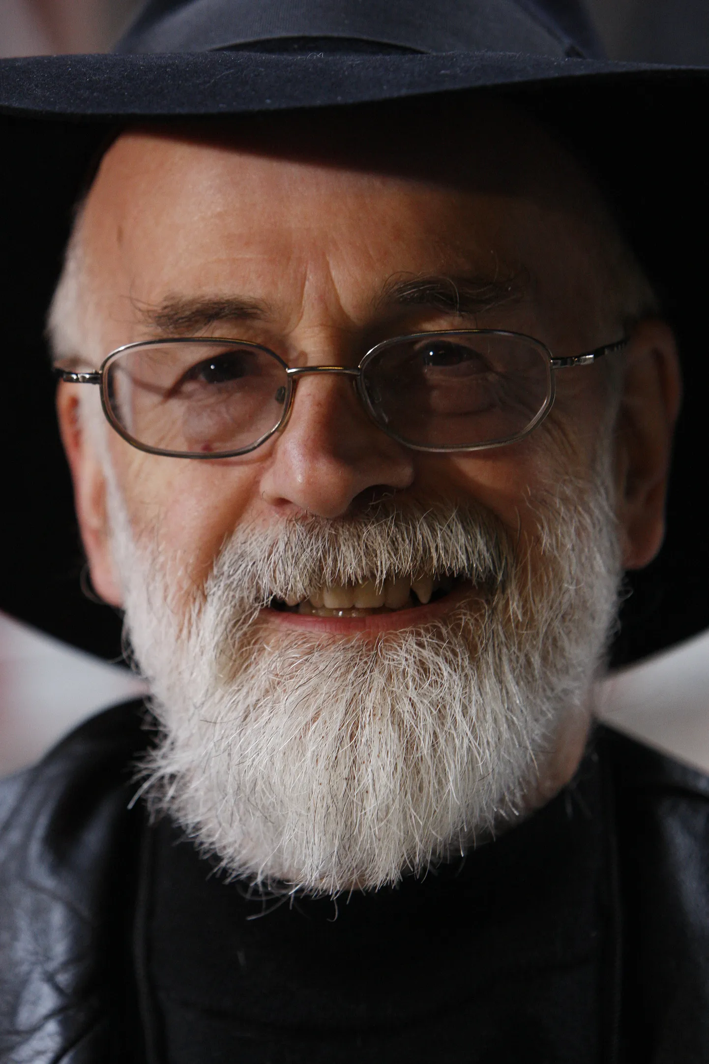Kirjanik Terry Pratchett.