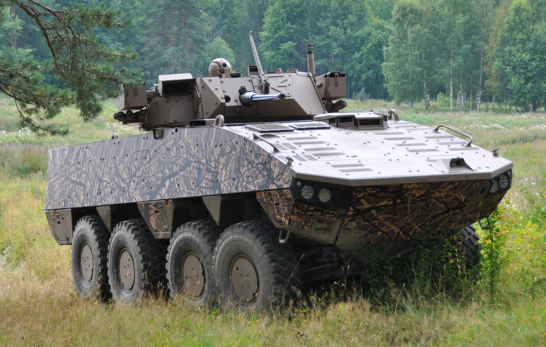 Soomes toodetud Patria AMV soomuk, mida on tarnitud ka Saudi Araabiale ja Araabia Ühendemiraatidele. 