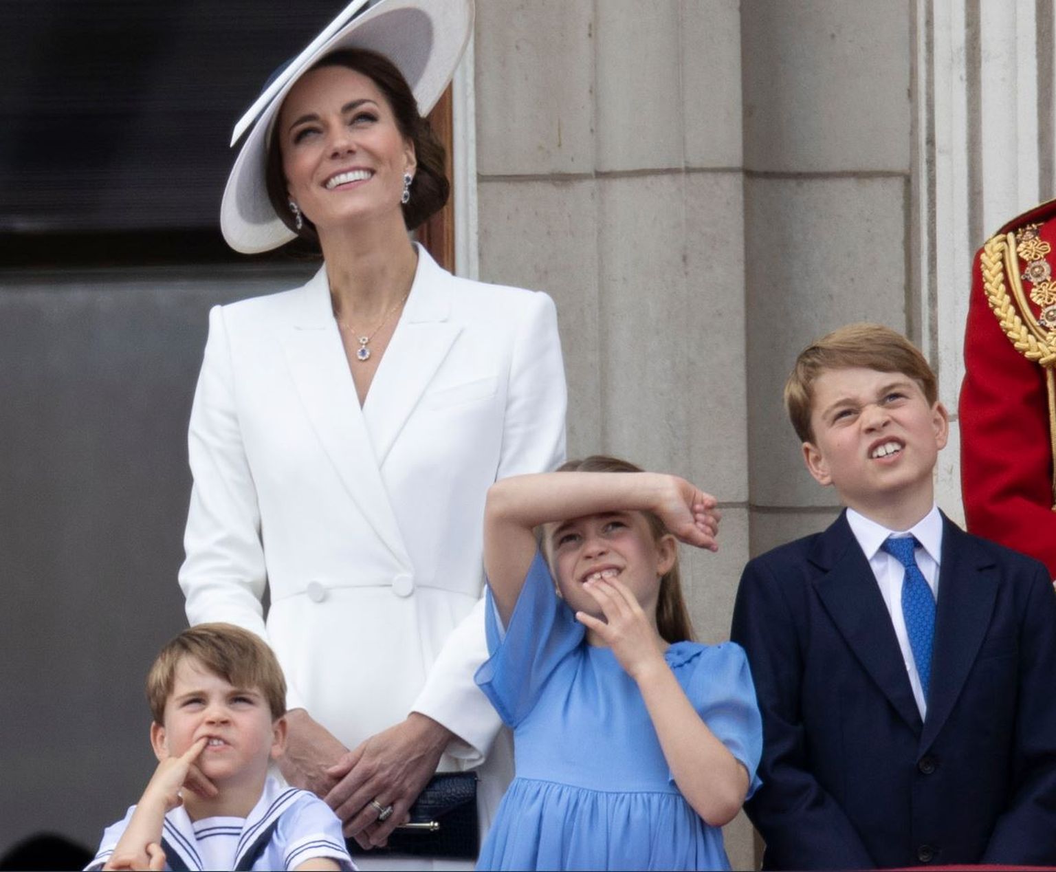 Kate Middleton prints George'i, printsess Charlotte'i ja prints Louisiga.