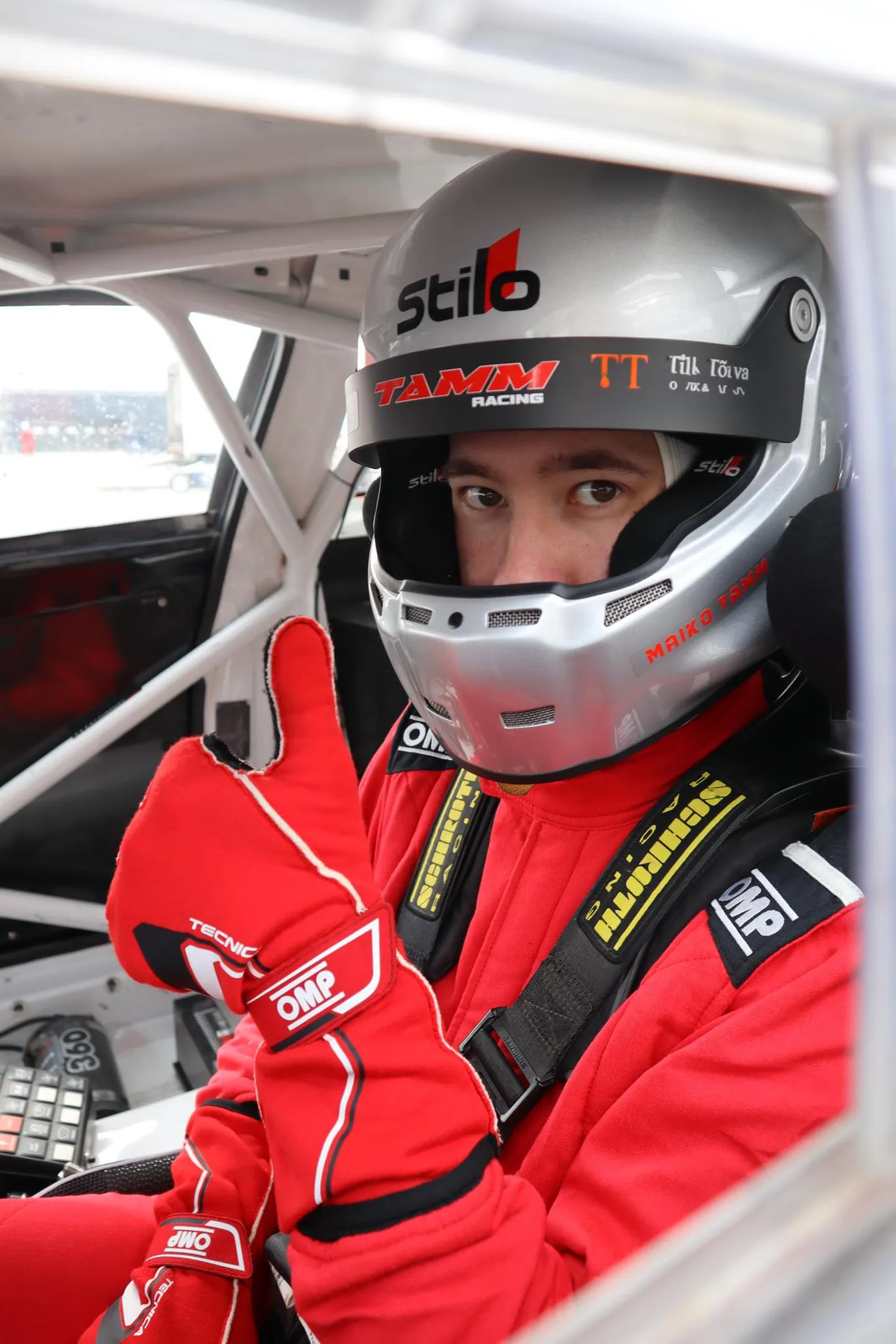 Tõrva rallikrossisõitja Maiko Tamm oma uues võistlusautos.