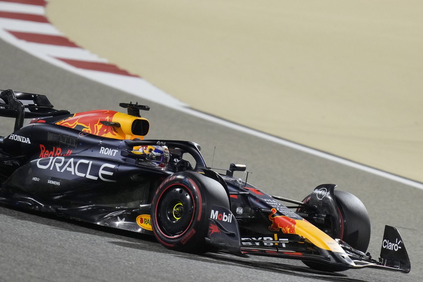Max Verstappen Red Bulli vormeliga Bahreini GP kvalifikatsioonis.