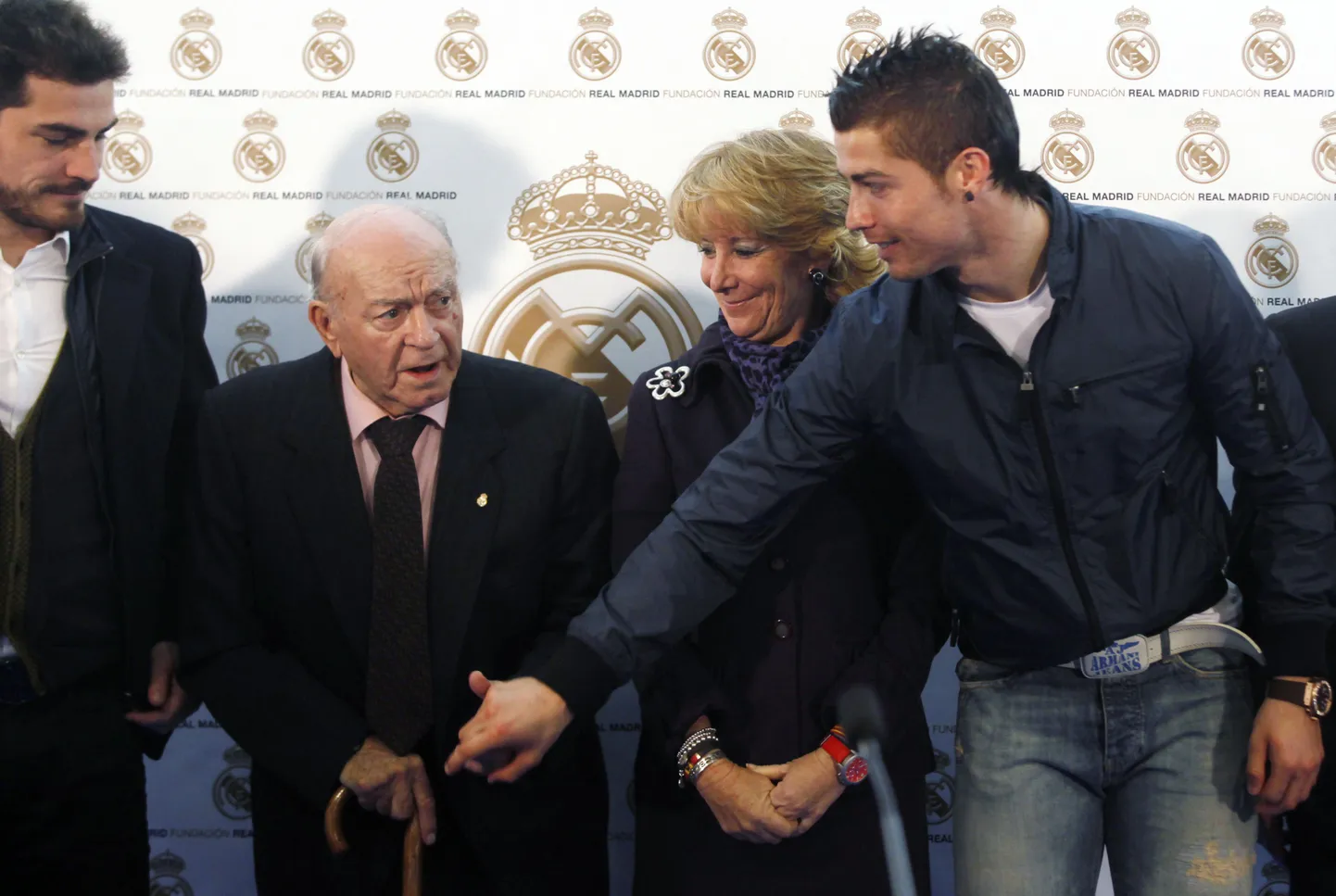 Madridi Reali legend Alfredo Di Stefano koos Reali tänapäevase staari Cristiano Ronaldoga.