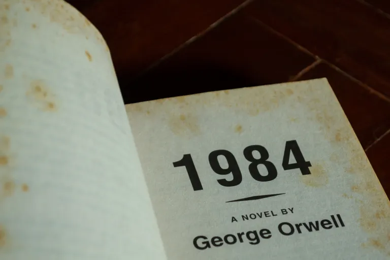 "1984" Джордж Оруэлл