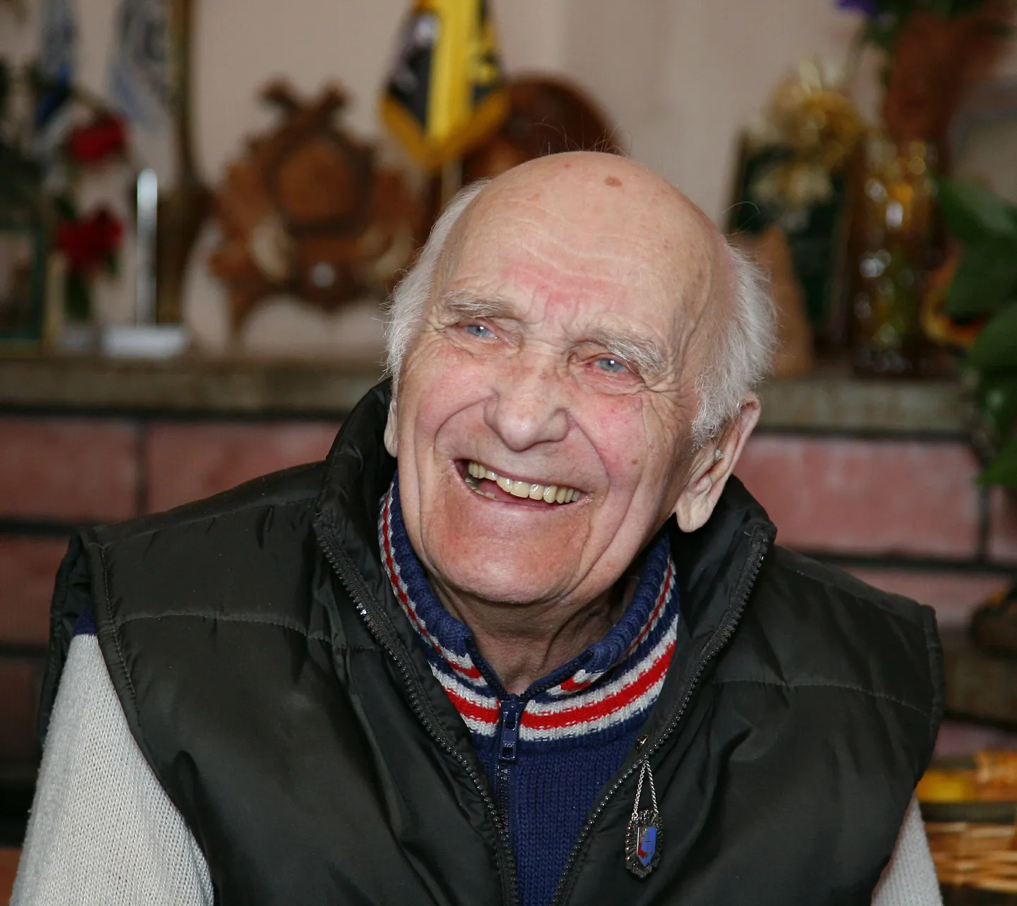 Alanud aasta viis meie hulgast sõjasangari, kaitseväe kapteni Harald Nugiseksi (22. oktoober 1921 – 2. jaanuar 2014).