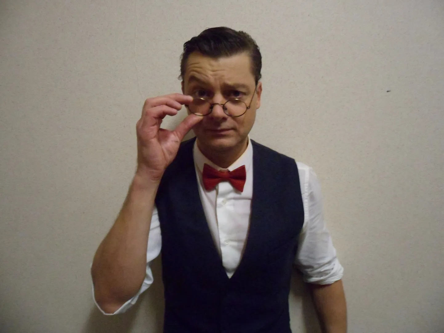 Lauri Vasar Figarona.