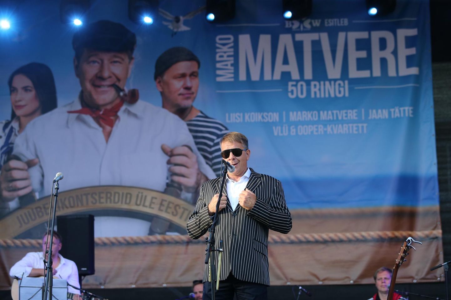 Marko Matvere eilsel kontserdil Tartus. 