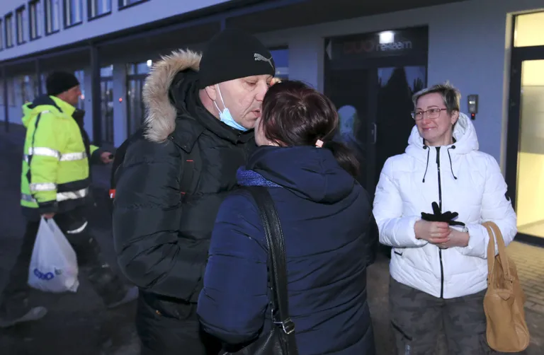 GoBus viis mehed Poola-Ukraina piirile.
