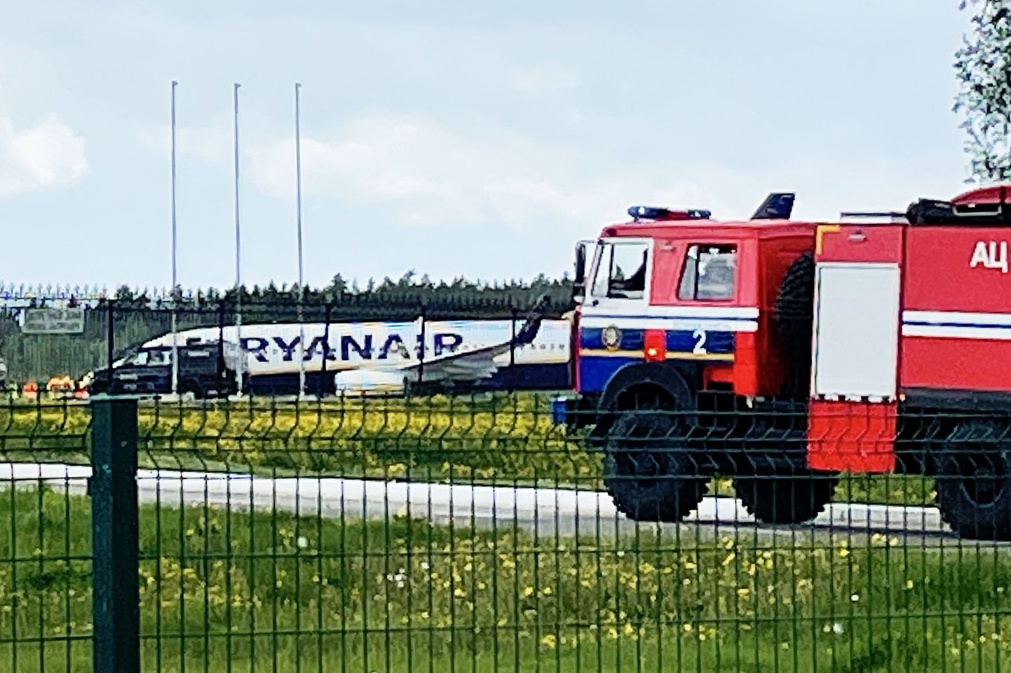 Baltkrievijas varasiestāžu sagrābtā "Ryanair" lidmašīna Minskas lidostā