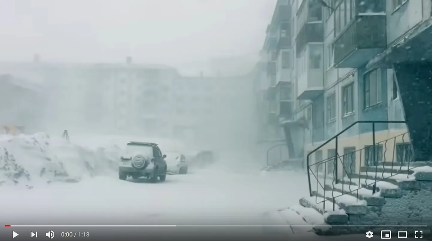 Метель на севере России.
