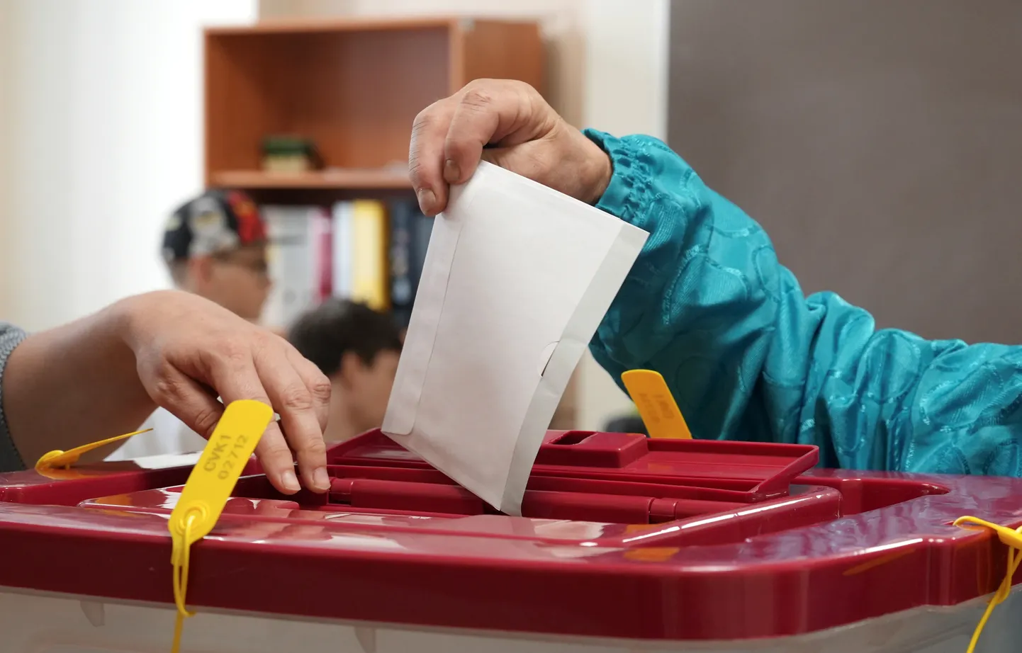 Pašvaldību vēlēšanas 211. vēlēšanu iecirknī Jūrmalas Pumpuru vidusskolā.