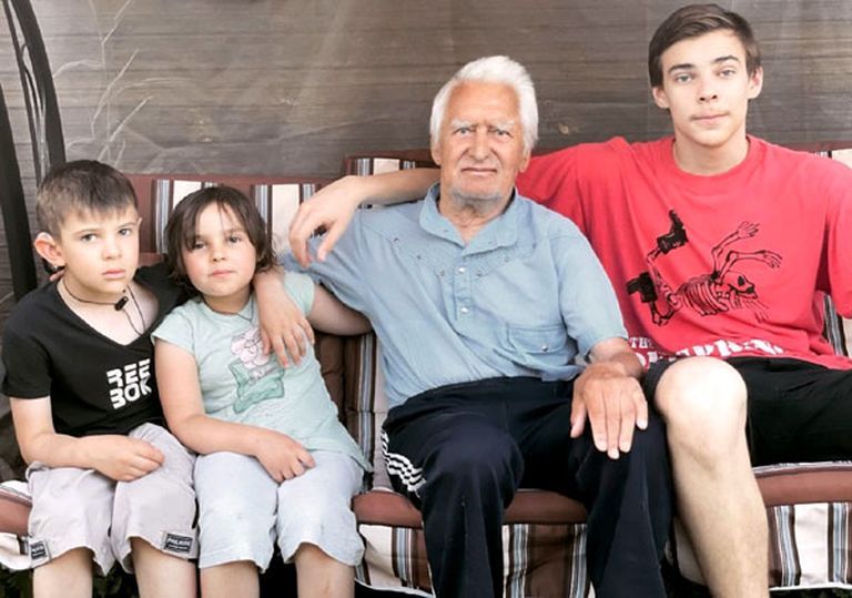 Отец Цыганова надеется, что внуки вырастут настоящими мужчинами