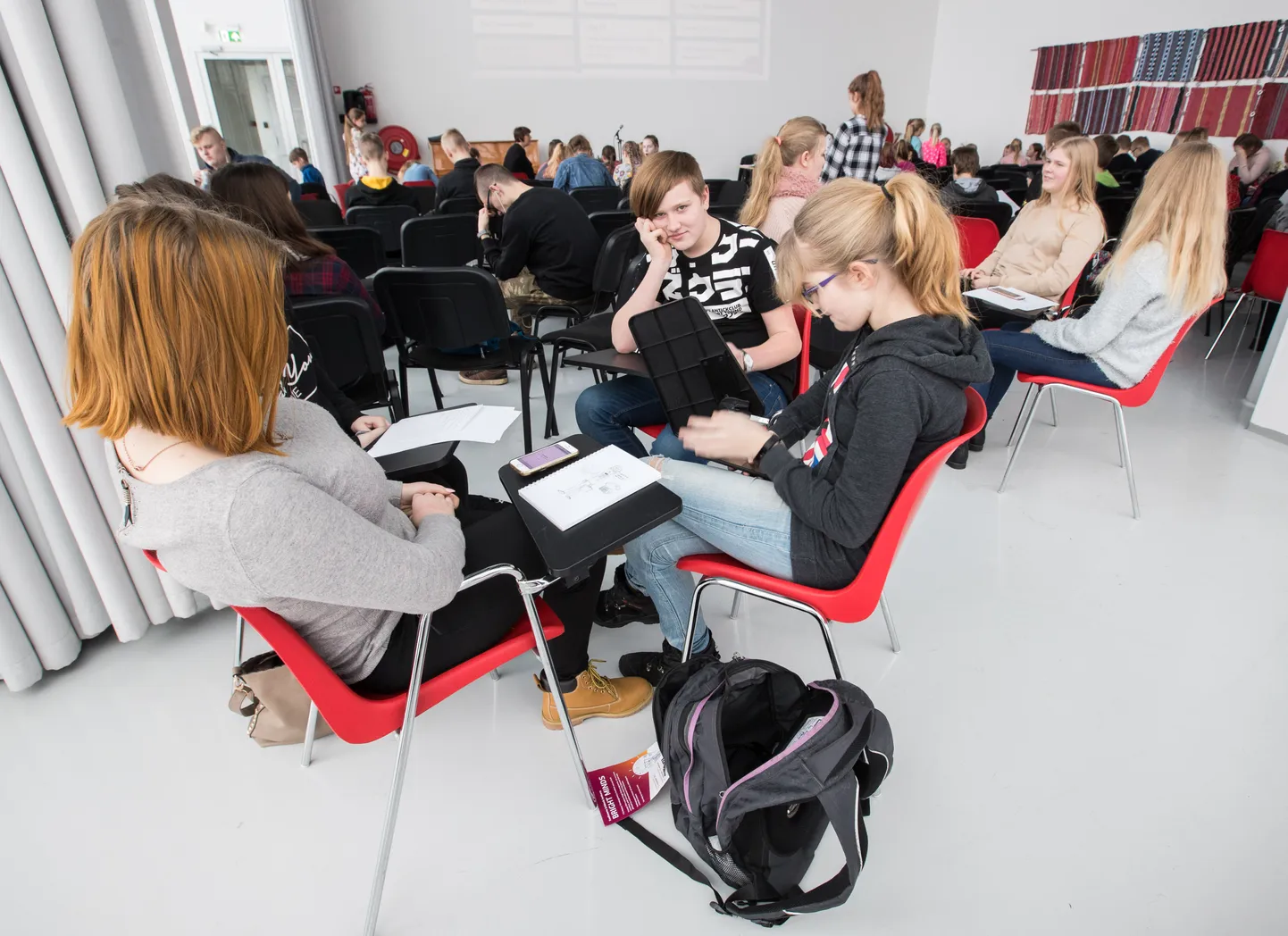 Koolinoorte äriideede konkurss Bright Minds Pärnu raamatukogus.