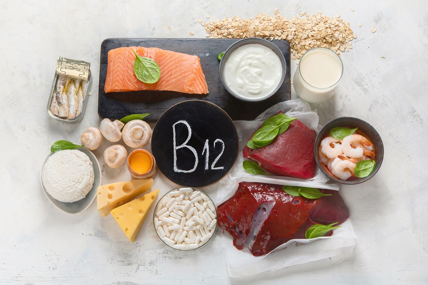 B12-vitamiini sisaldavad loomsed toidud, nagu liha, piim, juust ja munad
