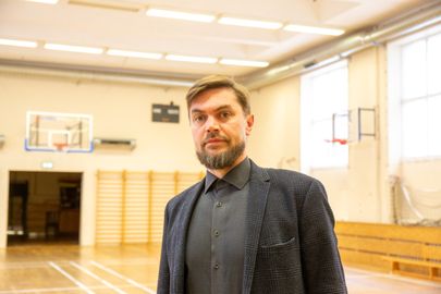 Mart Reiniku kooli direktor Enn Ööpik.