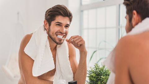 Hambaarsti sõnul teevad hammaste pesemisel pea kõik ühe asja valesti