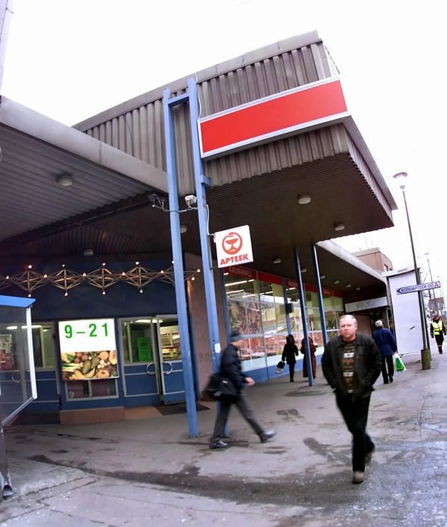 Tallinna kaubahall 2001. aastal.