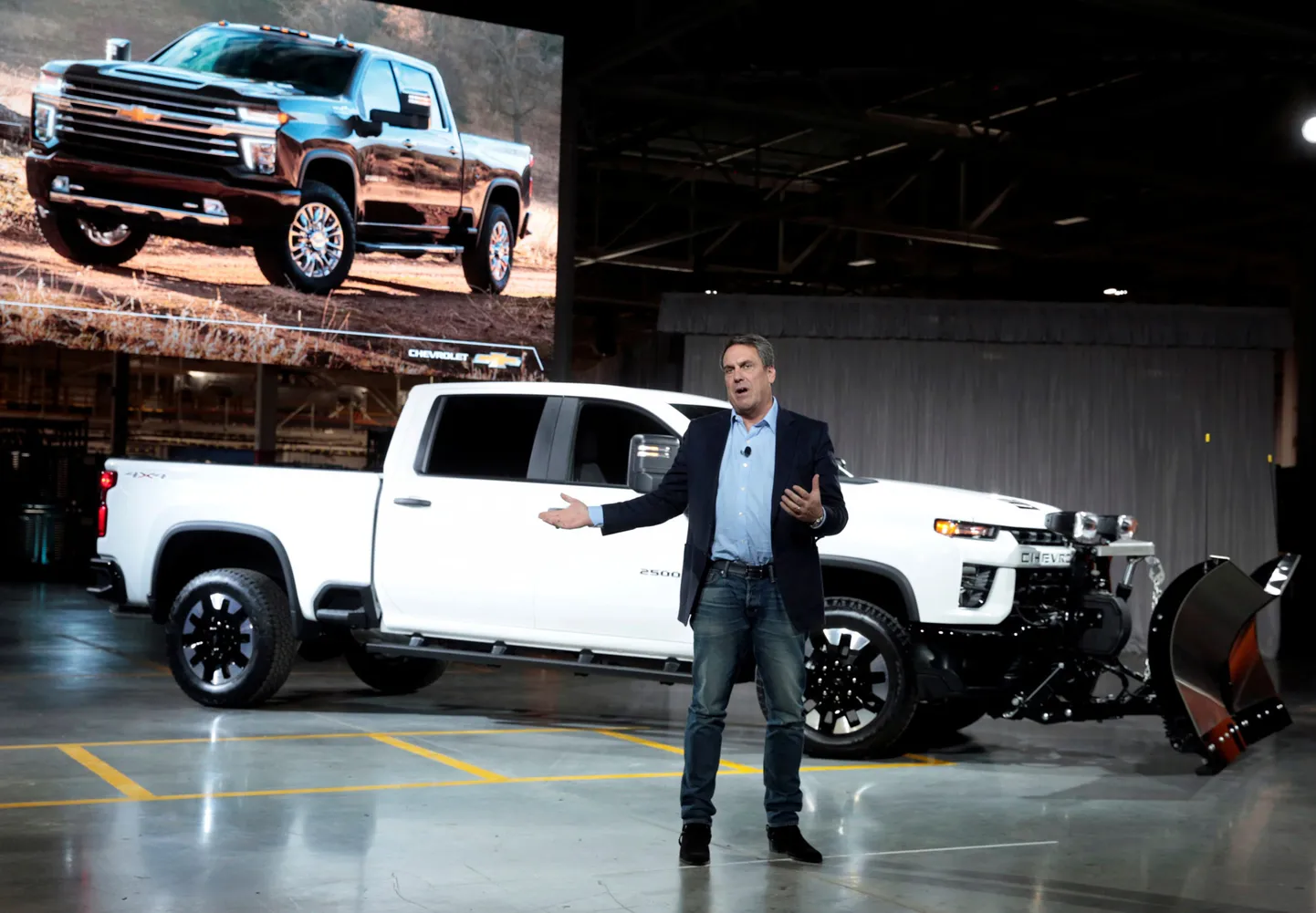 General Motors prezidents Marks Reuss Chevrolet 2020 Silverado HD prezentācijā