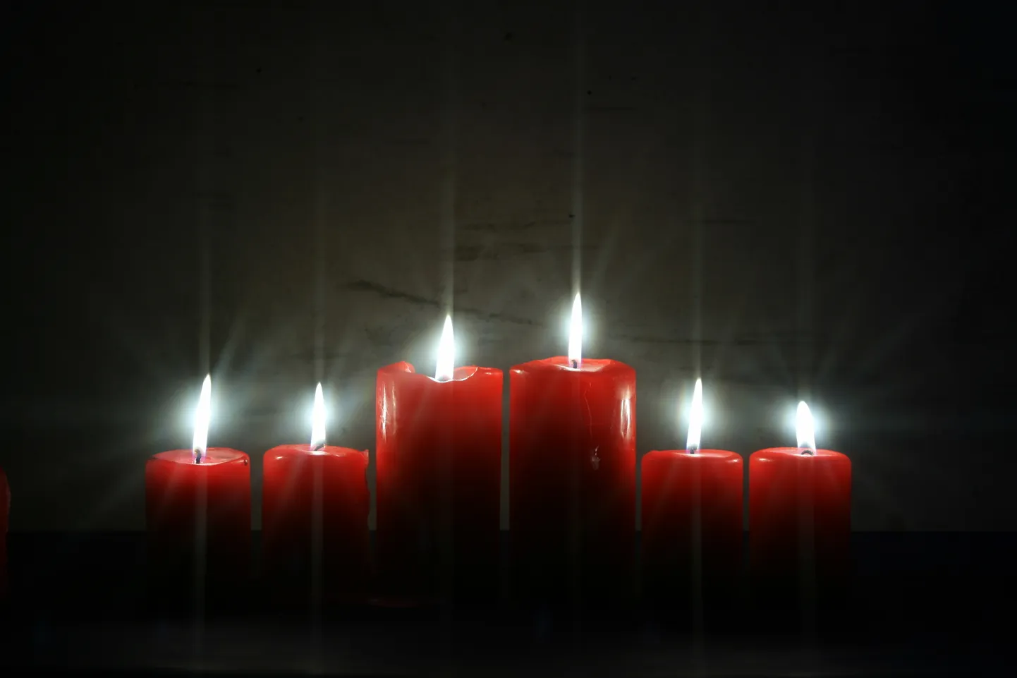 Täna on teine advent, mil võib süüdata teise advendiküünla.