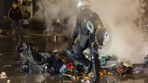 Водометы и слезоточивый газ: фанаты в Брюсселе устроили беспорядки после поражения сборной Бельгии по футболу на ЧМ-2022