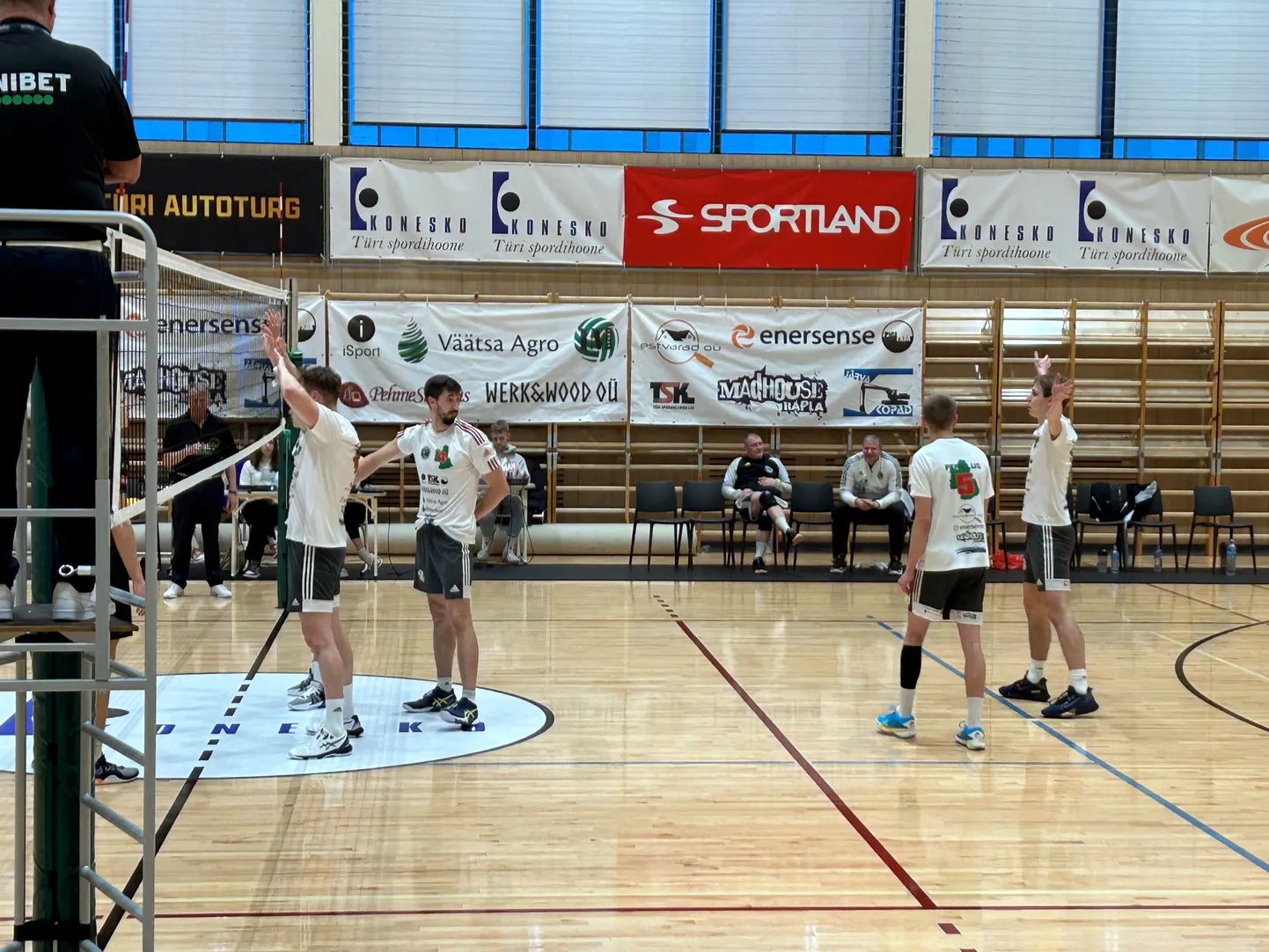 IMsport/Türi ja Põltsamaa VK kohtusid võrkpalli esiliigas Konesko Türi spordihallis.