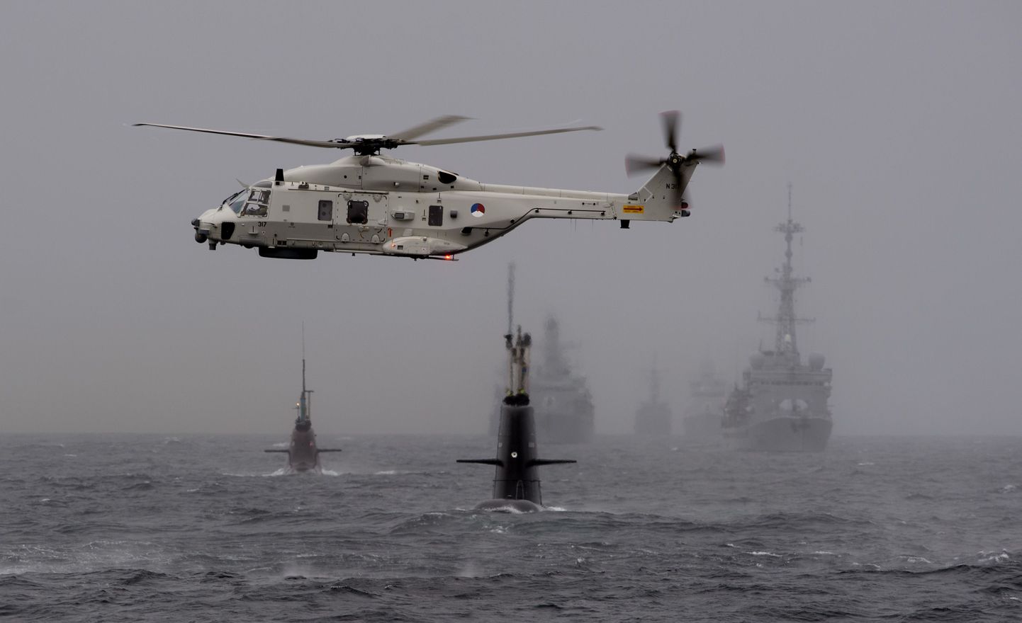 Saksa ja Rootsi allveelaevad NATO õppusel Dynamic Mongoose Norra rannavetes.