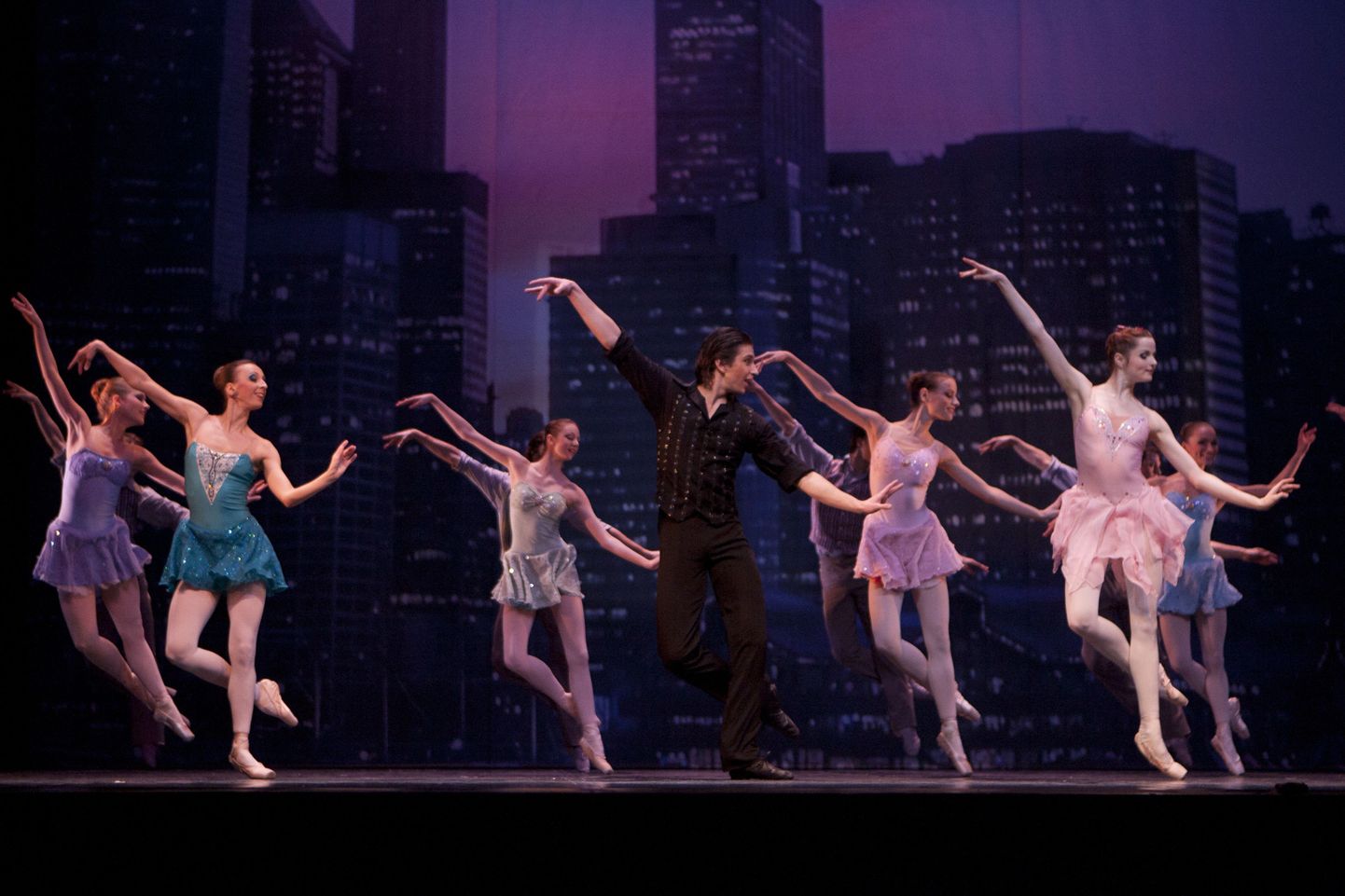 Ночная жизнь Манхэттена в балете Джорджа Баланчина «Who Cares?».