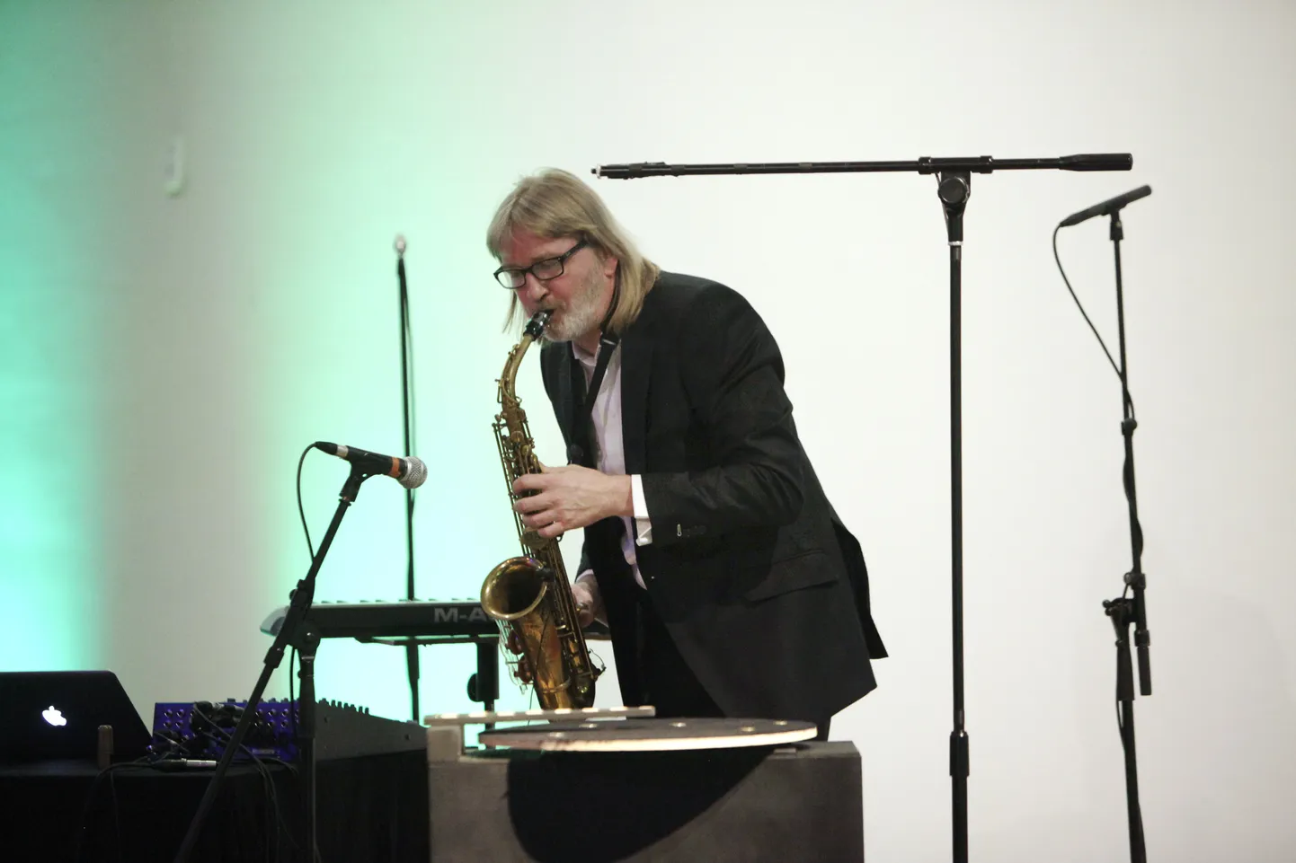 Villu Veski valdab saksofoni kõrval muidki instrumente.