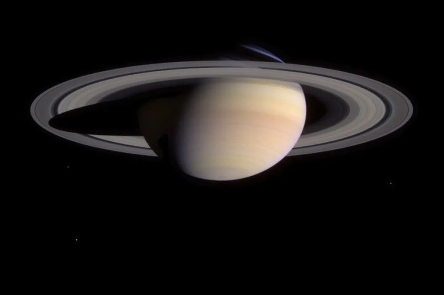 Saturn Cassini orbiiterist vaadatuna (06.10.2004).