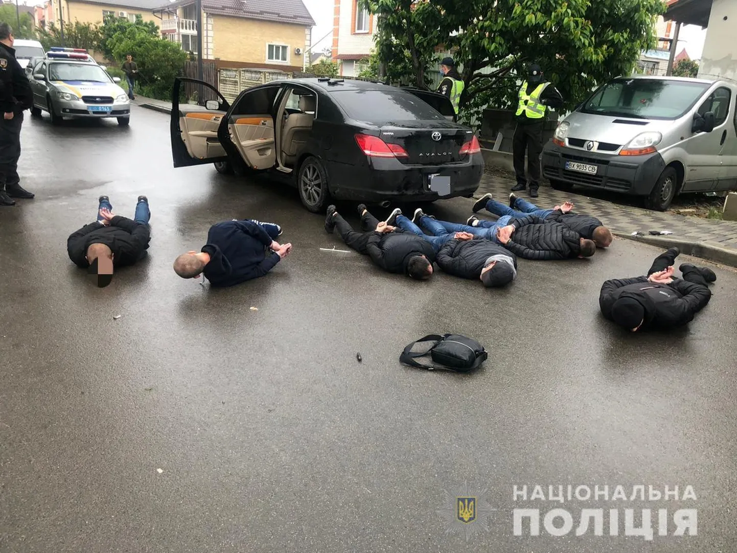Ukraina politsei pidas kinni mehed, kes osalesid kahe bussifirmaga seotud rühmituste vahel puhkenud tulevahetuses.