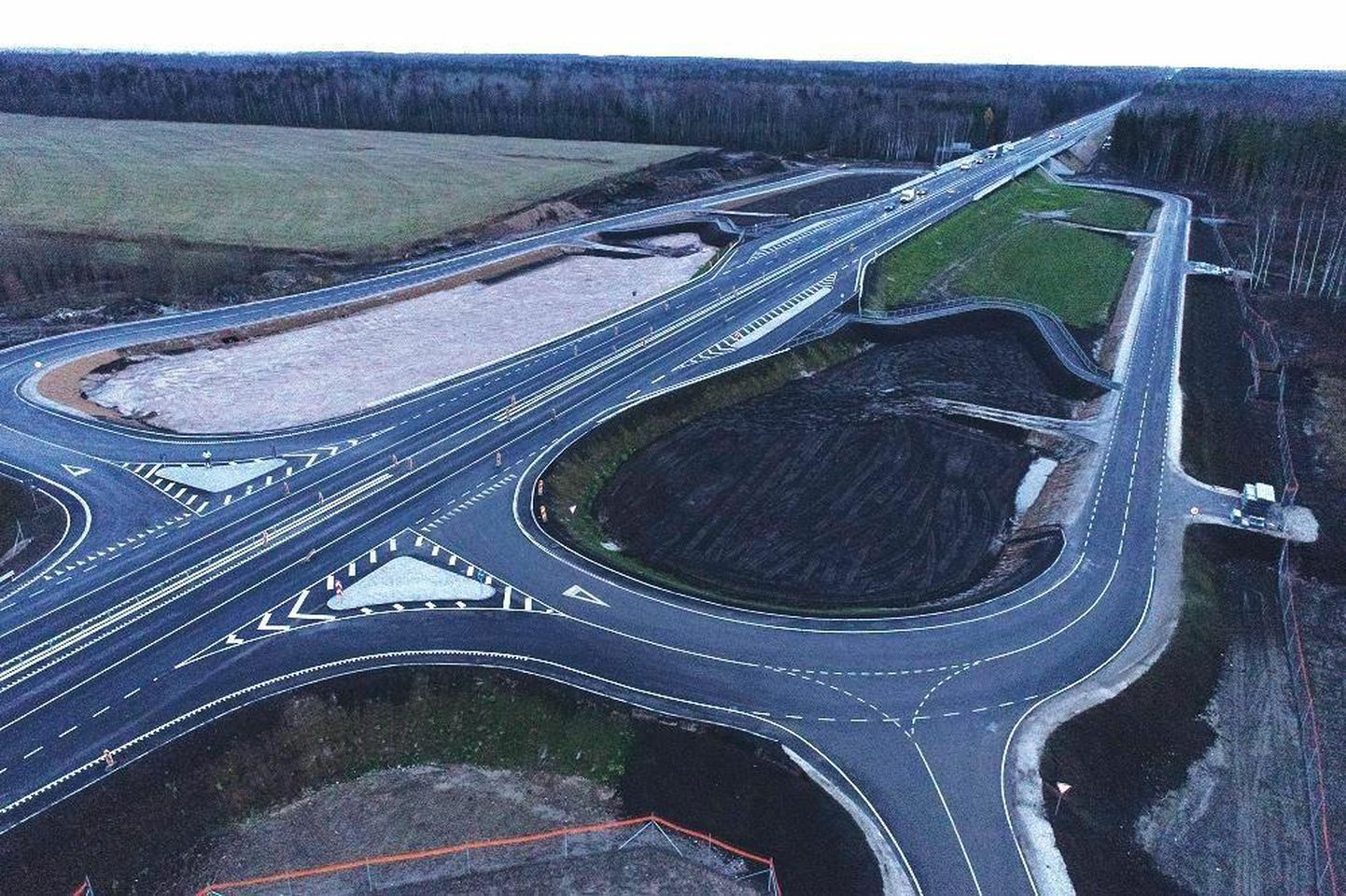 The 4.3-kilometer Kärevere-Kardla section, opened at the end of November, will be the last 2+2 highway development on the Tallinn-Tartu highway in the coming years.