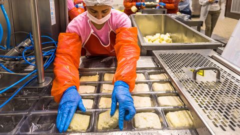 EVELYN KALDOJA ⟩ Näidaku halloumi Kanadale ELis teed
