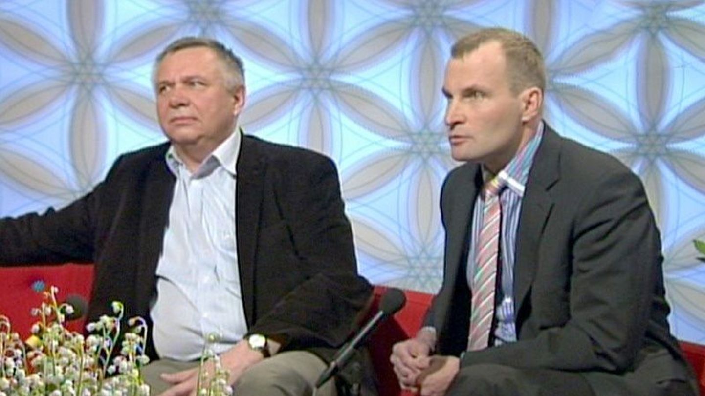 Jüri Saar (vasakul) ja Karli Lambot «Terevisiooni» stuudios.