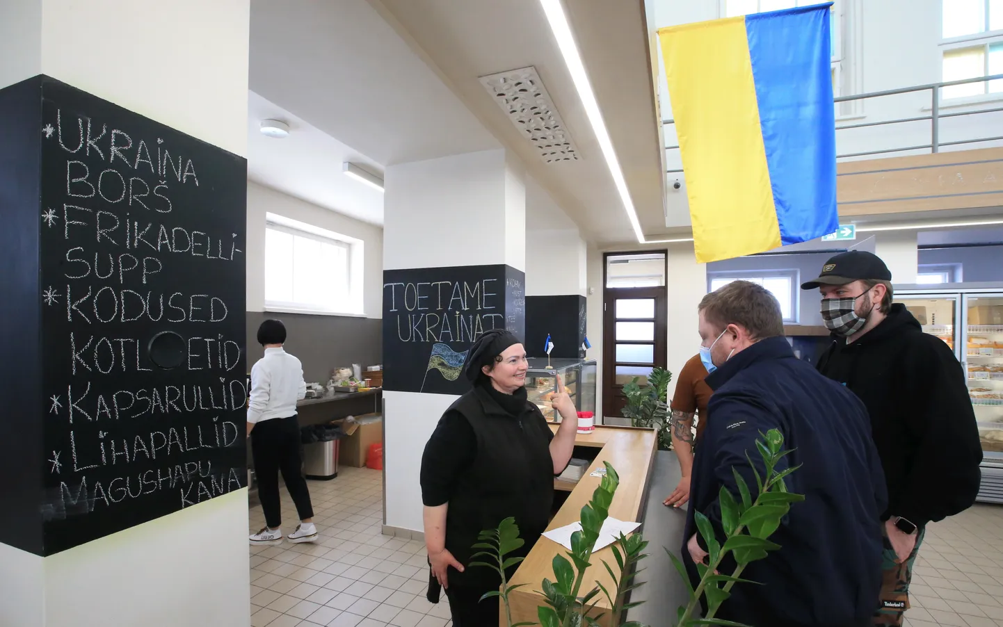 Kokad veel eesti keelt väga ei valda, kuid probleemi sellest polnud, sest appi sai võetud kehakeel ning kogusedki said näppude peal kindlaks tehtud.