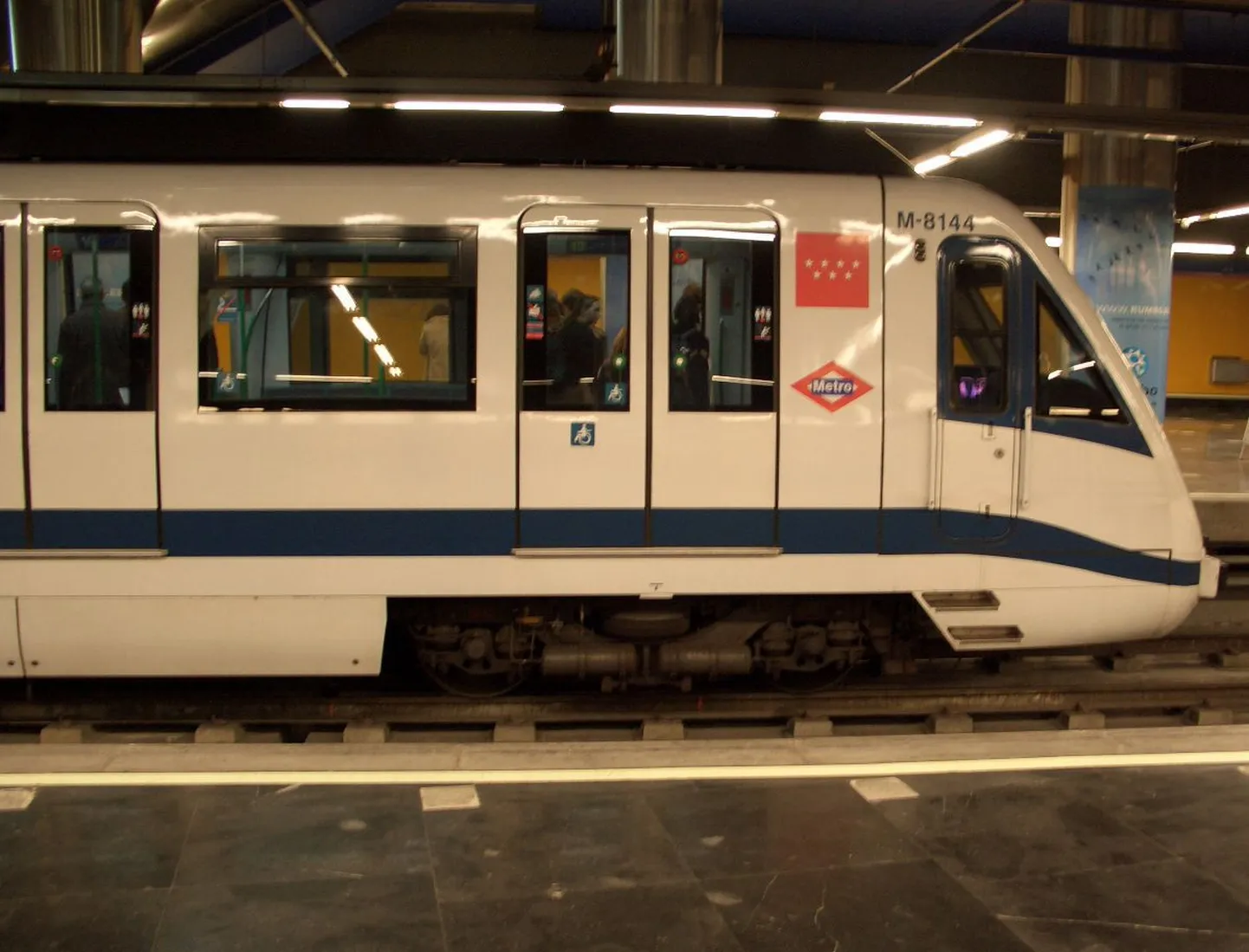 Metroorongi juht harrastas transvestiidiga oraalseksi. Fotol Madridi metroorong