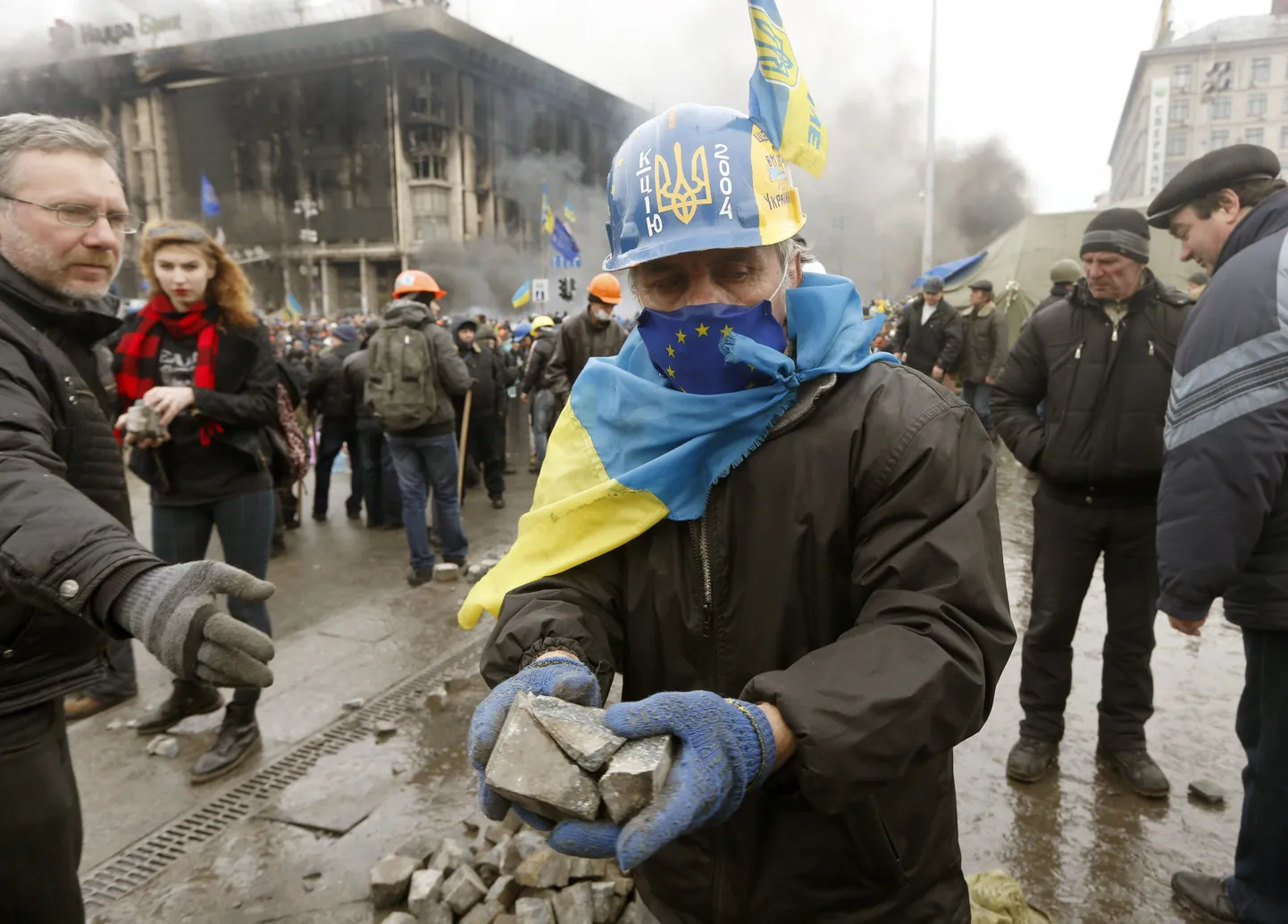 Протестующий в центре Киева.