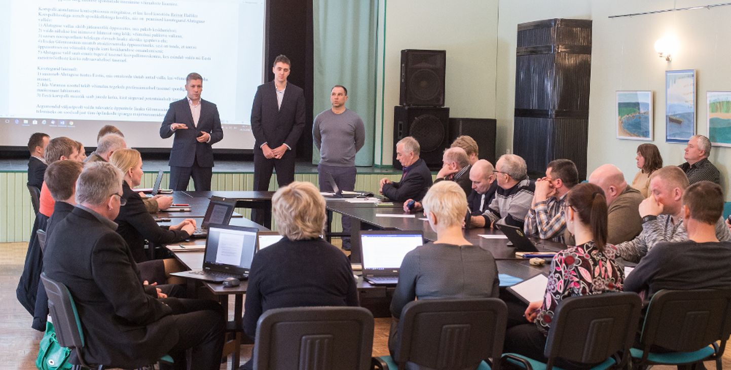 Keio Kuhi (vasakult), Reinar Hallik ja Jaanus Liivak on täis usku, et korvpalliakadeemia loomine õnnestub.  

MATTI KÄMÄRÄ