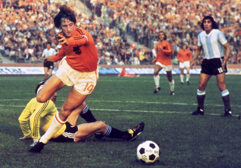 Hollandi jalgpalligeenius Johan Cruyff oli esimene Ballon d'Or'i kolmekordne võitja.