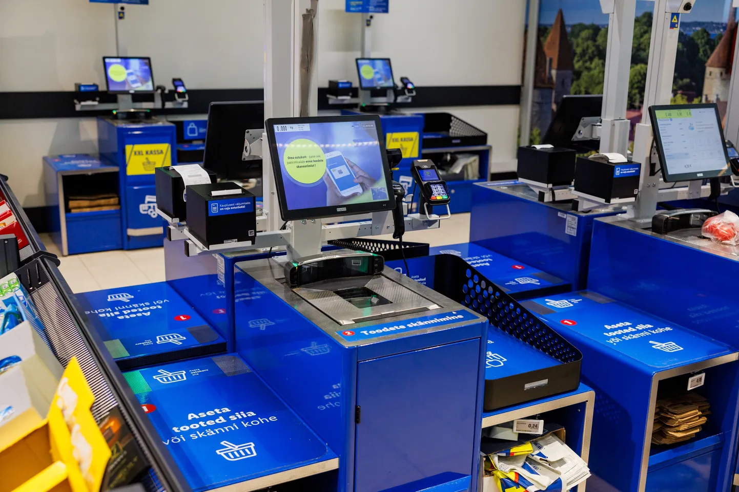 Недавно открывшиеся кассы самообслуживания в магазине Lidl.