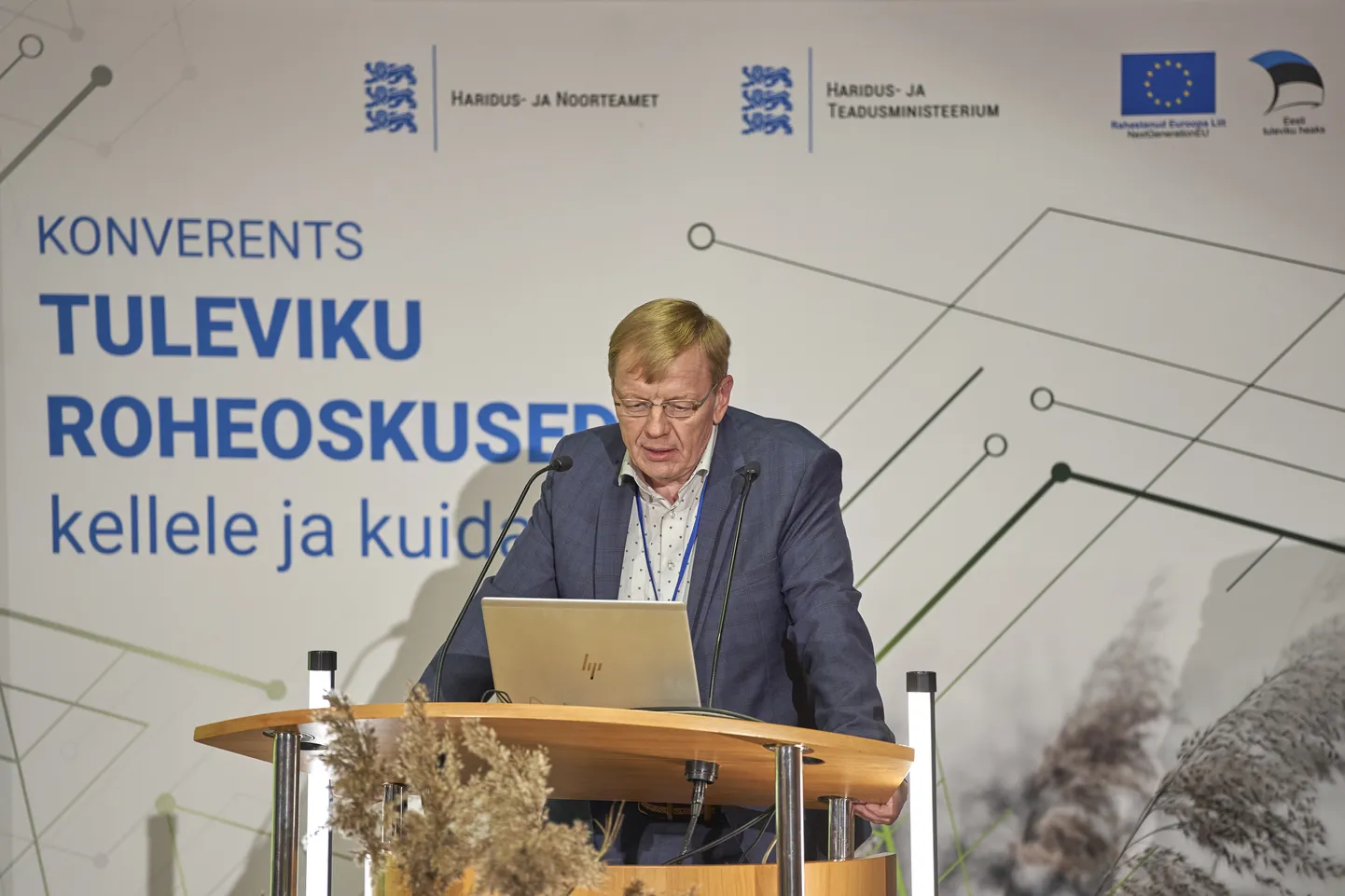 Meljo Musto 21. novembril 2023 roheoskuste konverentsil esinemas.