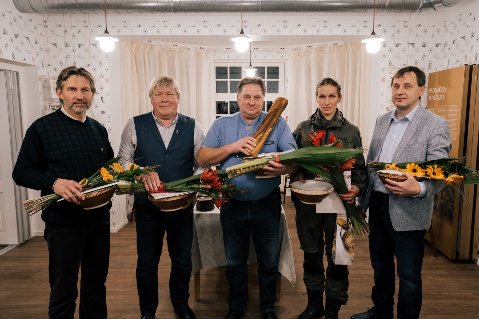 Tunnustatud ettevõtjad (vasakult) Margus Timmo, Vello Saar, Rein Kooser, Kristina Mitt ja Margus Karro.