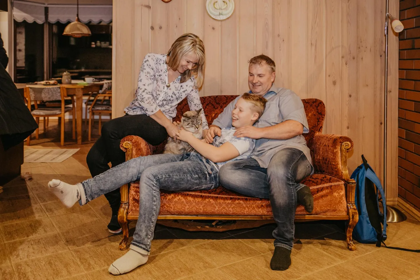Põllutööd on tehtud ja Kert Jefimov saab olla õhtul kodus koos noorima poja Elmari ja abikaasa Lainega.